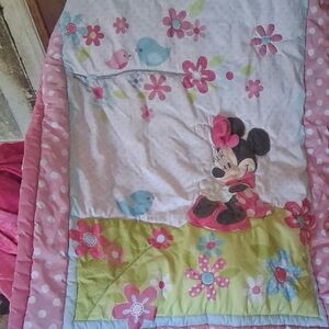 Disney Minnie Mouse Floral Quilt with Pink and Blue Accents